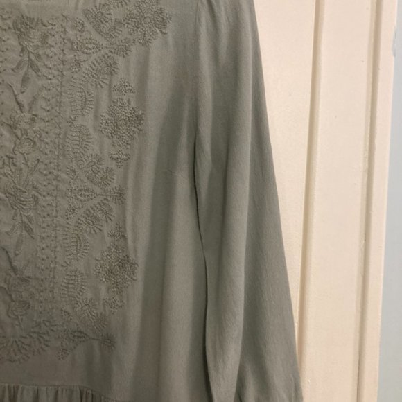 Francesca's Light Blue Embroidered Blouse in Size Small - Picture 7 of 12